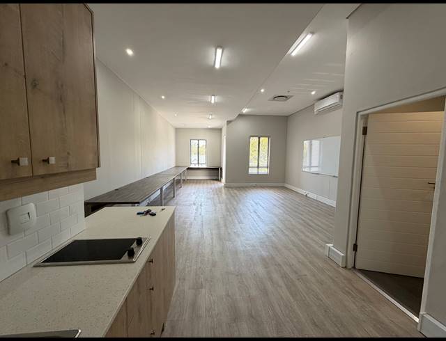 81M² OFFICE TO LET IN PAARDEVLEI